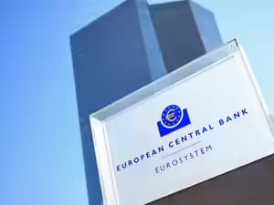 European Central Bank building with eurozone symbol, representing economic slowdown, rising inflation, and monetary policy challenges in Europe